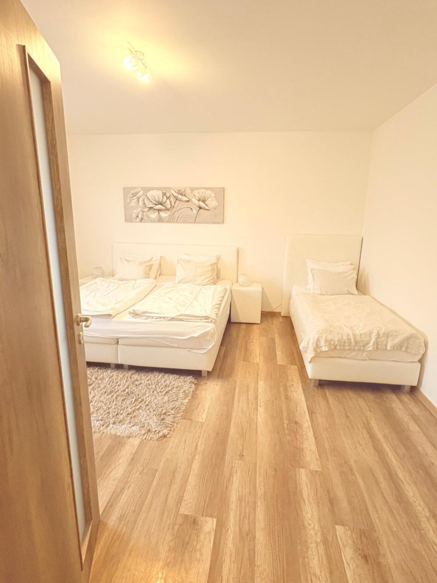 Trio Apartments Ostrava Kültér fotó